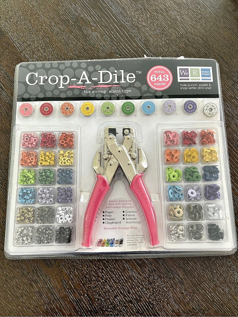 We R Memory Keepers Crop-A-Dile Eyelet and Snap Setter Kit (643 Pieces) Eyelet &